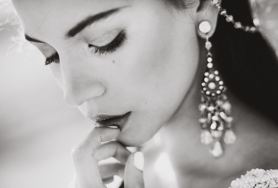 bohemian wedding photographer mallorca - sensual bride in black and white