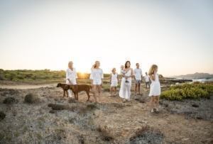 chile photographer takes Romany Flower: family photo in beautiful landscape by the hills at sunset