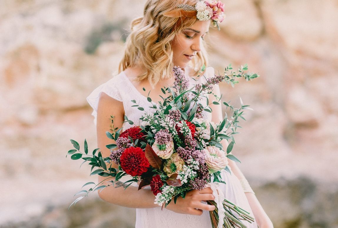 best Mallorca wedding photographer Romany Flower - bride with boho bouquet